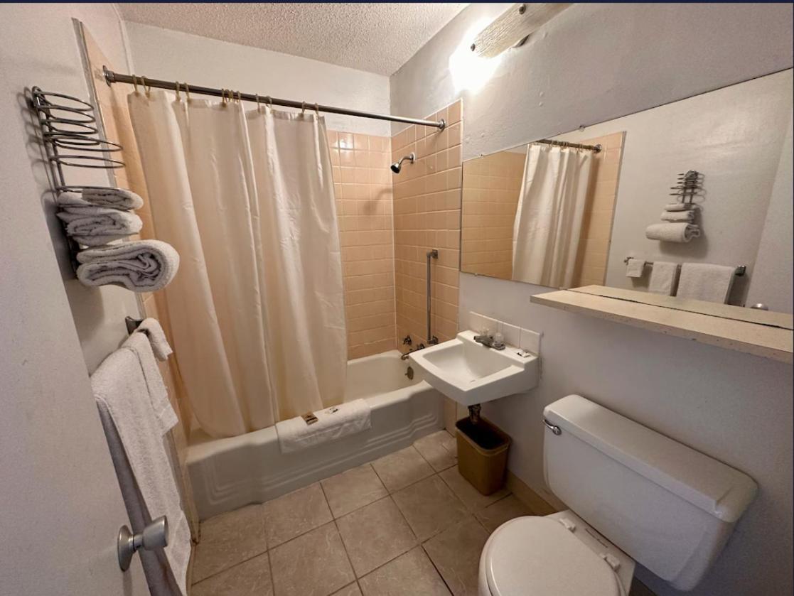 The Hastings Inn Salina Esterno foto